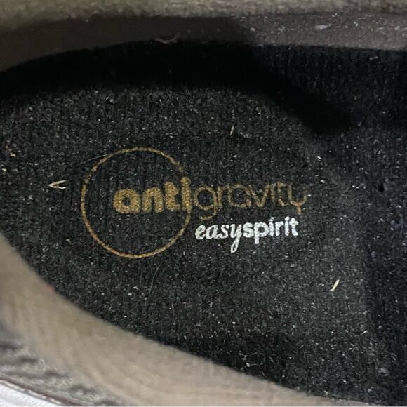 Easy Spirit Bronze Sneakers Size 8N with Cushioned Sole and Breathable Design - Picture 6 of 8